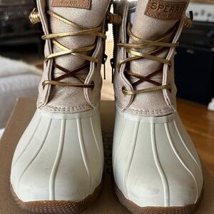 Sperry Oat & Gold Saltwater Duck Boots sz 8.5 m